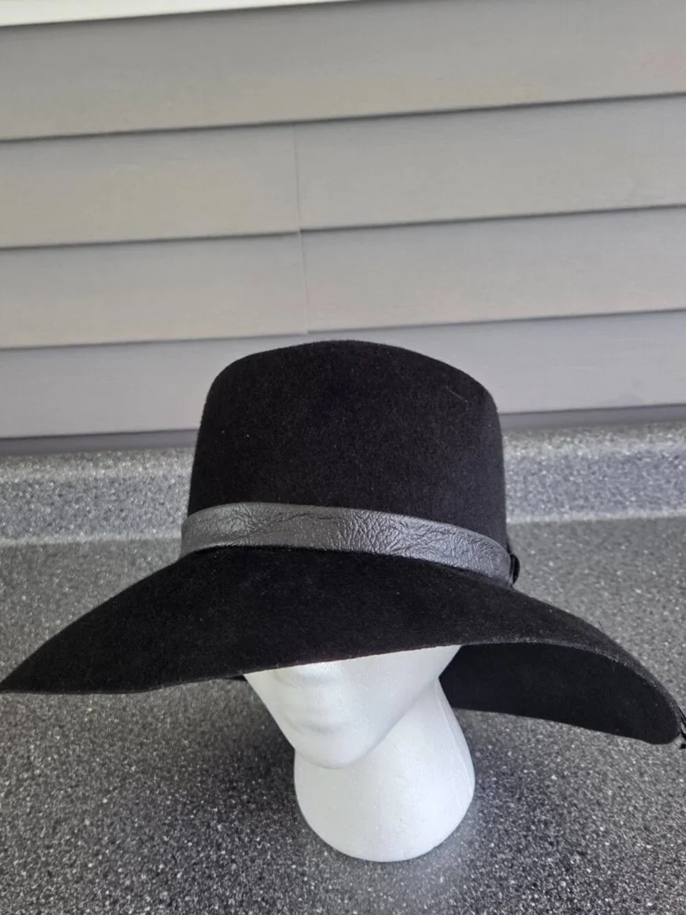 Glenover Fawn Tra-Felt Black Wide 3